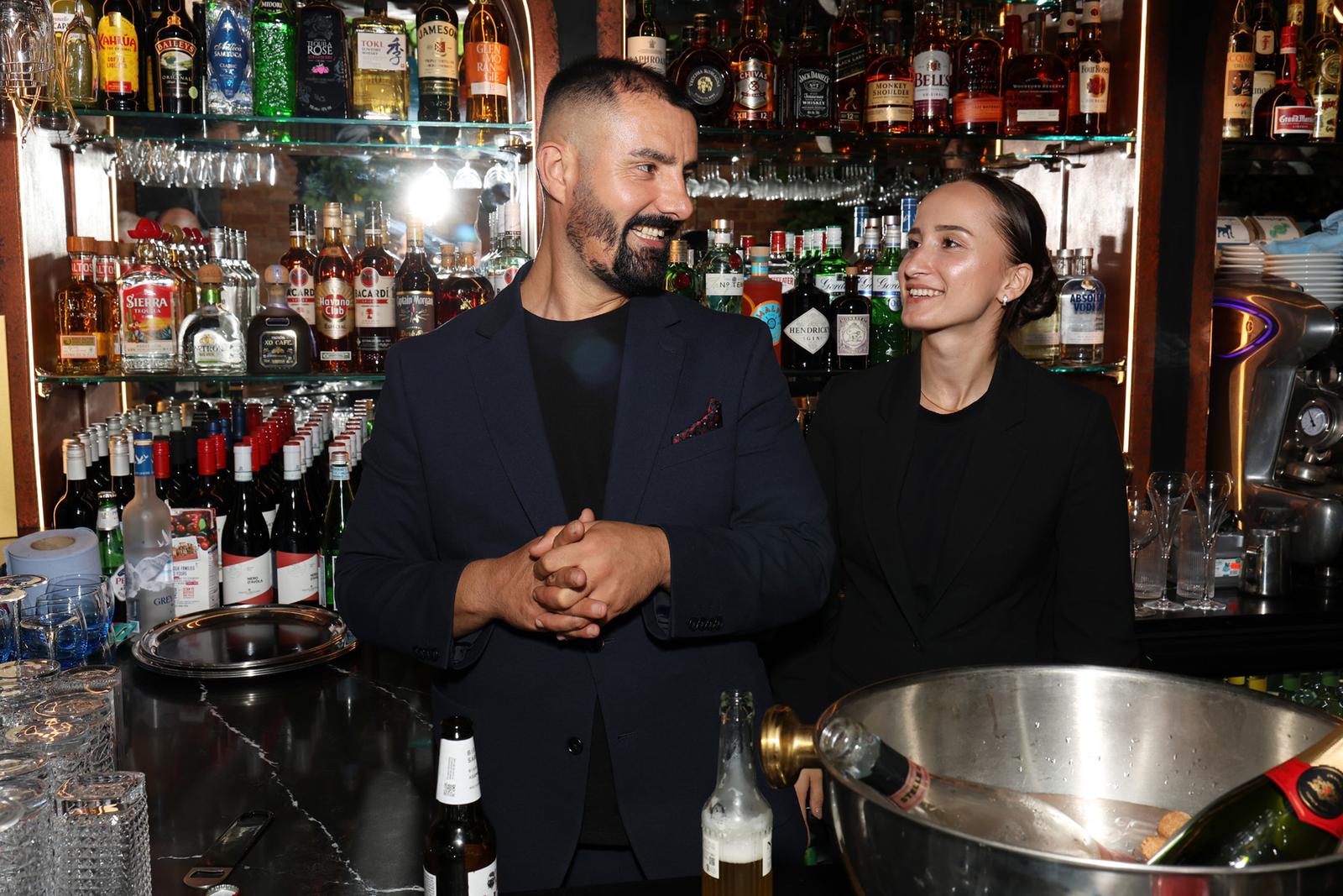 Wine service at the bar